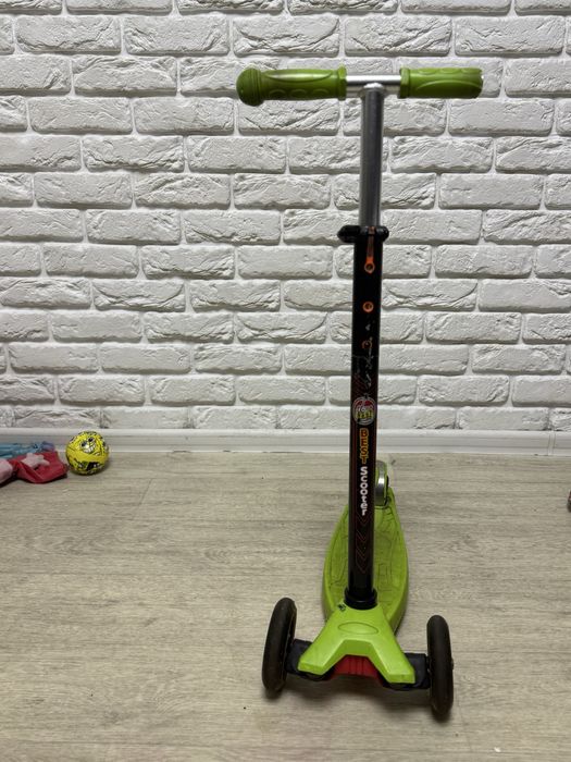 Самокат дитяий подарунок для хлопчика чи дівчинки