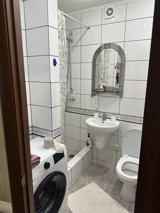 Затишна, тепла квартира , Є ІНТЕРНЕТ БЕЗ СВІТЛА,подобова оренда