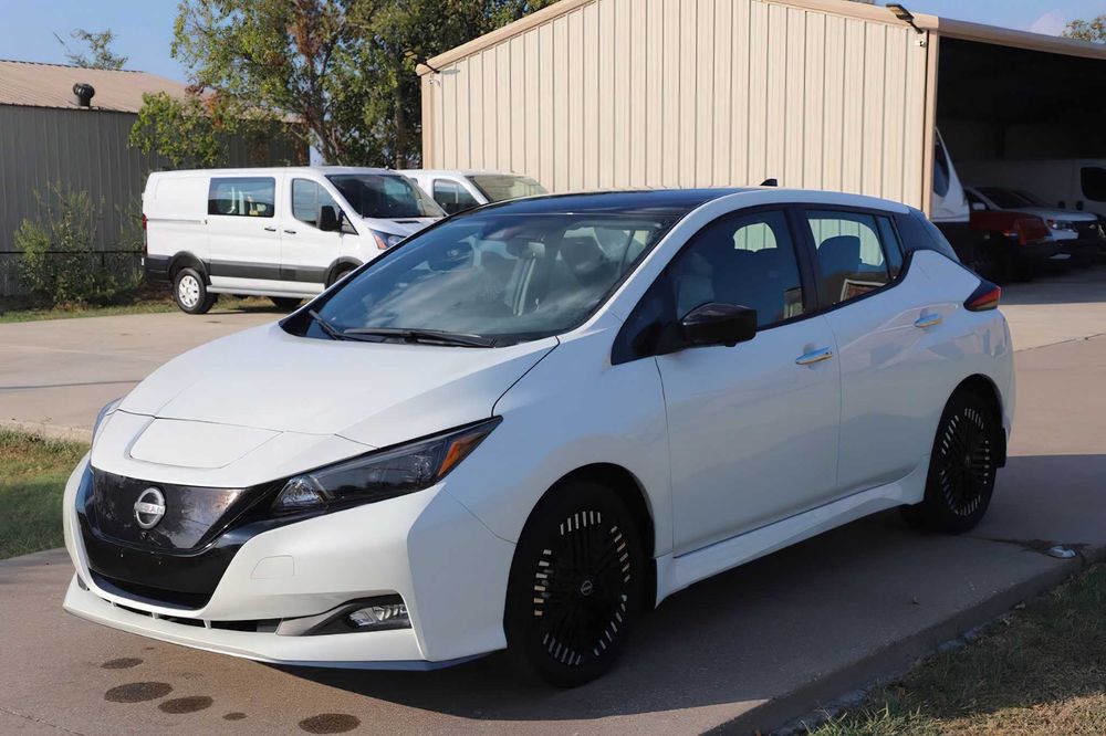 Nissan LEAF SV Plus      2025