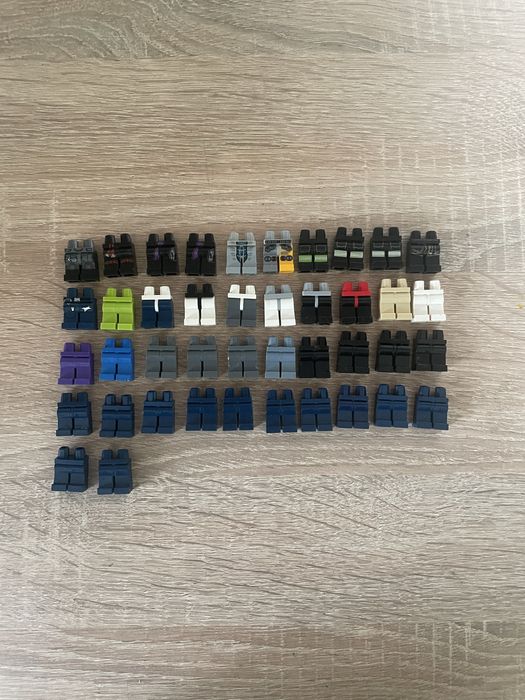 Лего торси, ноги, голови, аксесуари, минифигурки