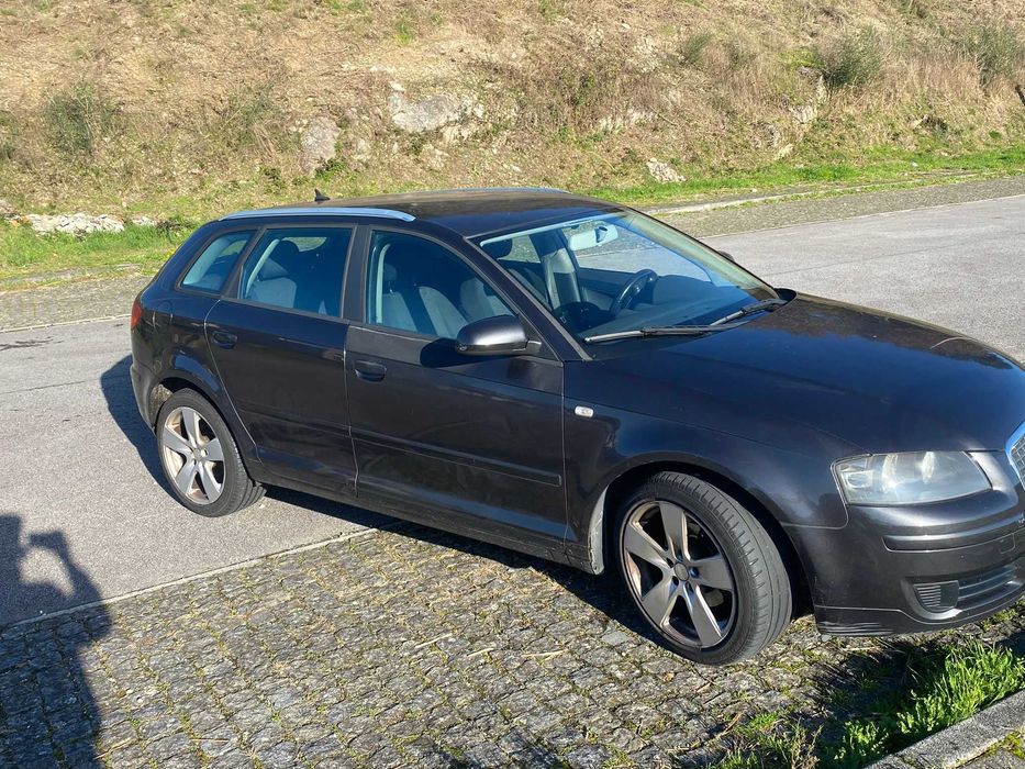Audi A3 1.9 TDI SportBack (com rádio display + GPS)