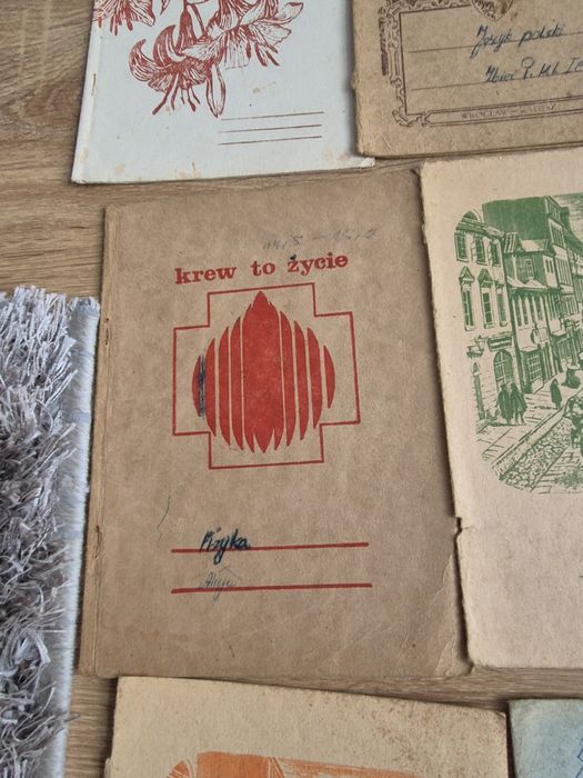 Okładki po zeszytach PRL