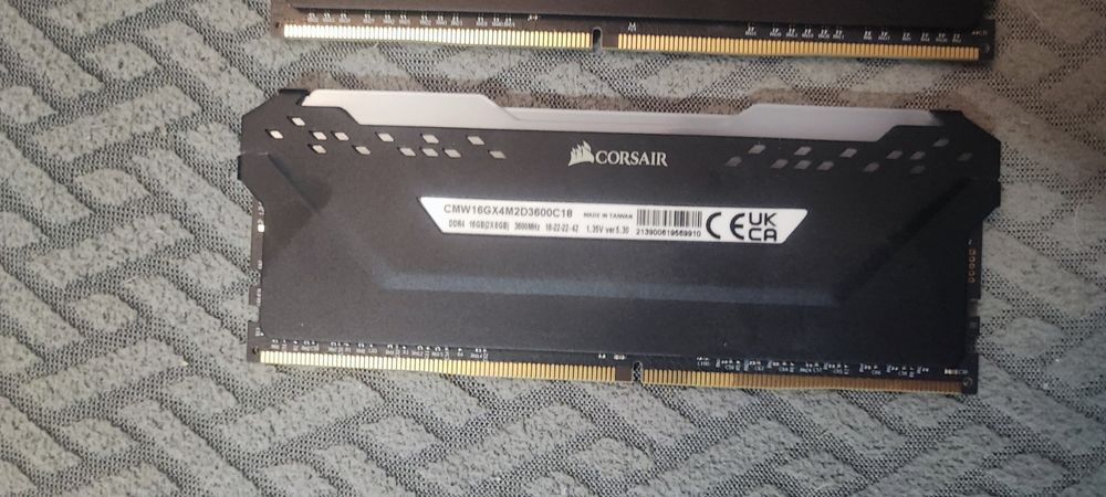 Pamięć RAM DDR4 Corsair 16 GB 3600 Mhz CL18 (2x8GB)