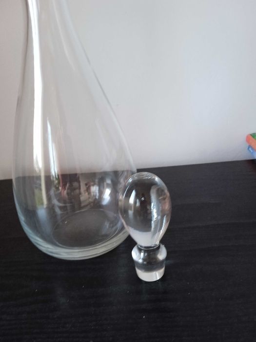 karafka na wino z korkiem i gratis shaker