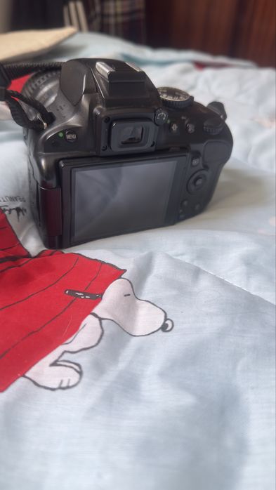 Nikon D5100 + 18–55mm VR + Battery Grip + Kit Completo