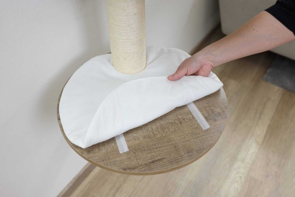 Drapak dla kota, Dinari Light, 110 cm, ścienny, biało-brązowy, Kerbl