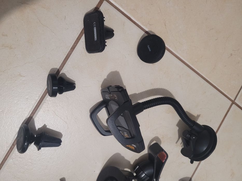 Uchwyty magnetyczne do telefonów