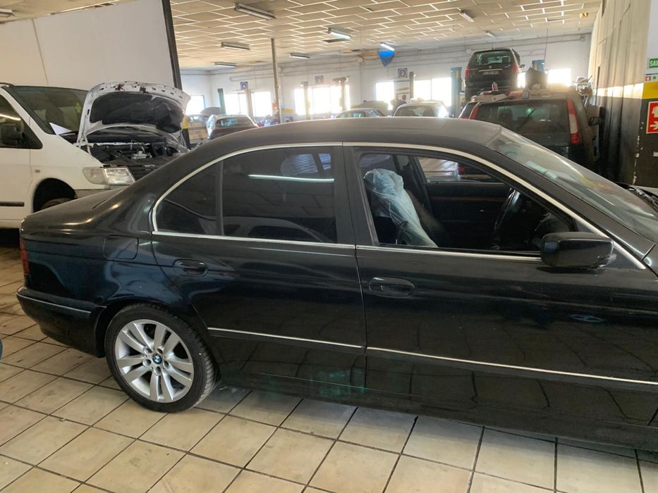 BMW  E39  520i 1999