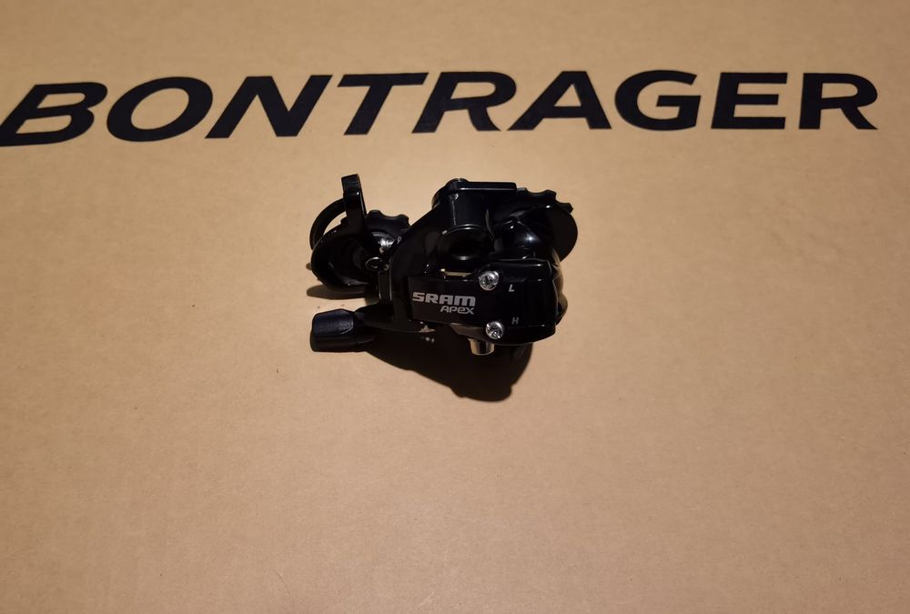 Przerzutka tylna SRAM APEX 11s