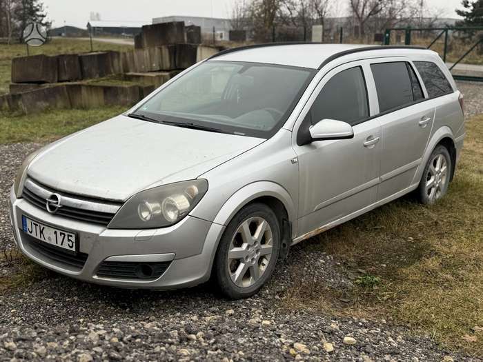 Пропоную вашій увазі авто в задовільному стані по запчастинах обо в цілості. Пробіг 188 тис . 2005р. Також є можливість пригнати бюджетне авто. Мотор на місці, є можливість завезти.