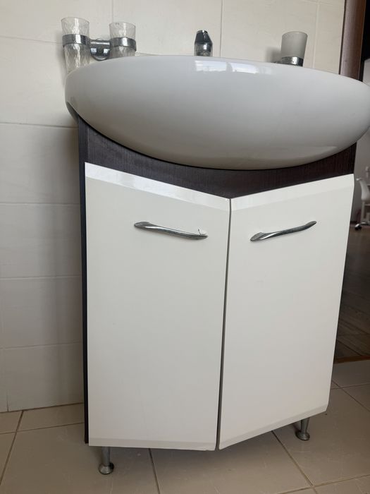 Меблі для ванної кімнати