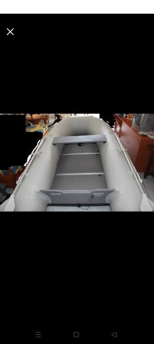 Vendo barco insuflável com motor incluído