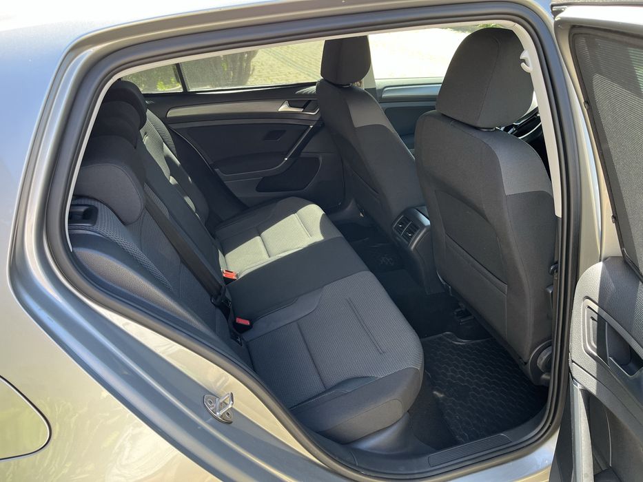 Spezdam samochód VW Golf VII