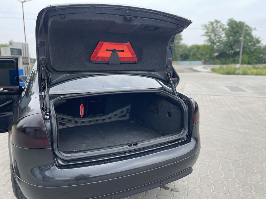 Audi A6C5 1998р. 2.4газ/бенз