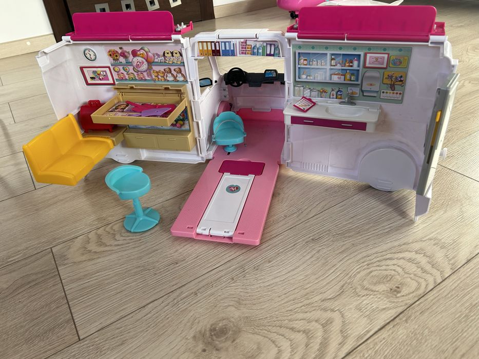 Karetka barbie idealny stan