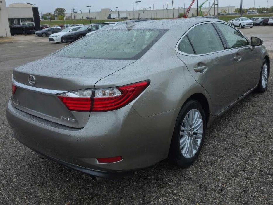 Lexus ES 350      2015