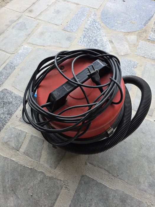 Aspirador Numatic Profissional