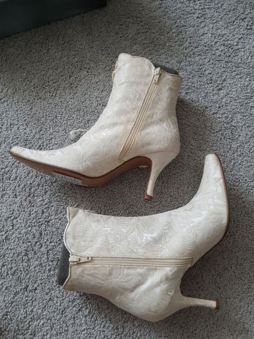 Весільне взуття,Свадебные сапоги belen donate 37р.,весільні сапожки