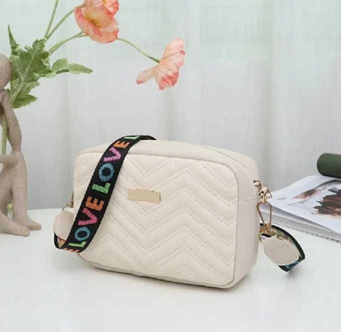 Бежевая женская сумочка