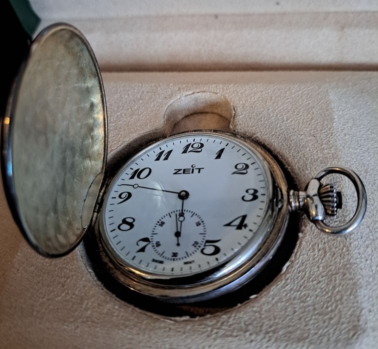 Relógio de bolso antigo em prata