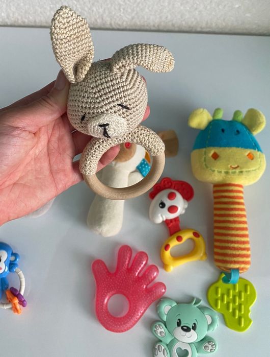 Продам брязкальця та прорізувачі зубів для немовлят