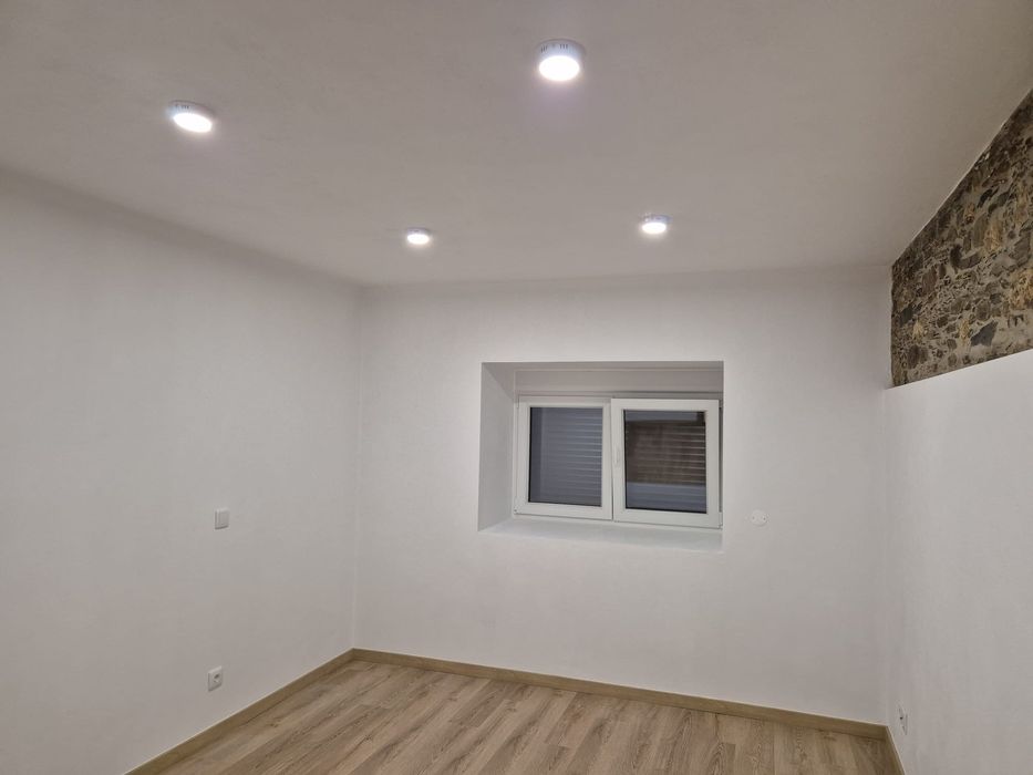 Arrendo Vivenda Nova Isolada T4