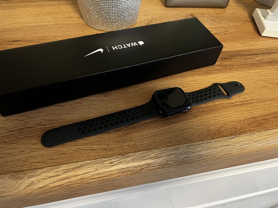 Apple iwatch 7 nike 45mm. Uszkodzony.