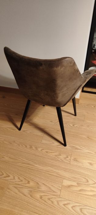 6 Cadeiras em pele - Gato preto SÓ VENDO O CONJUNTO