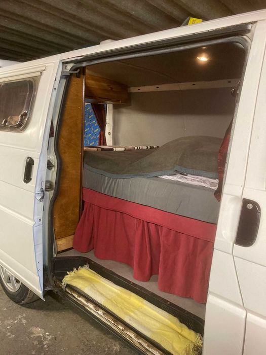 VW T4 Van Com Cama/With Bed