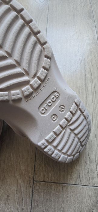Crocs klapki C13
