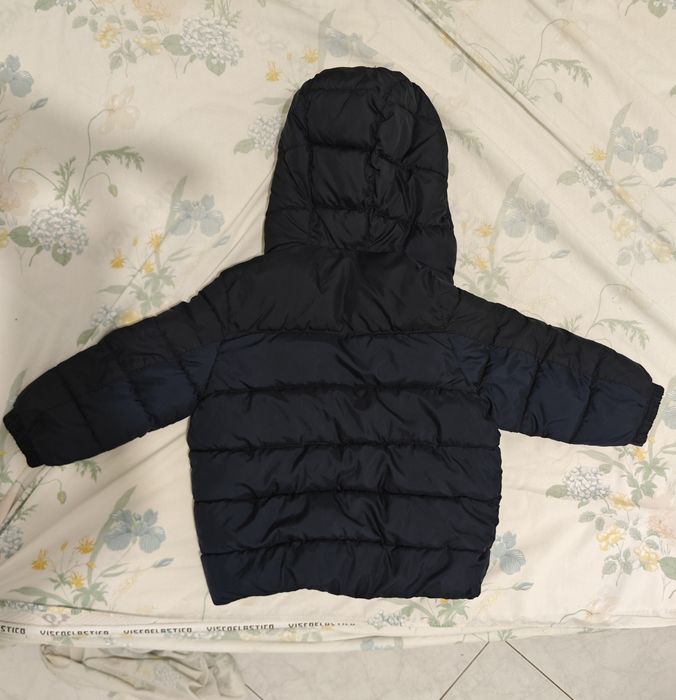 Casaco blusão azul escuro Zara com capuz 5 anos
