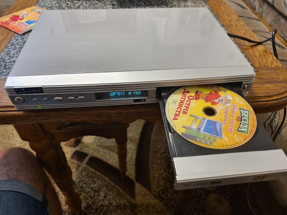 DVD  MP3 плеєр Mustek V56S-2