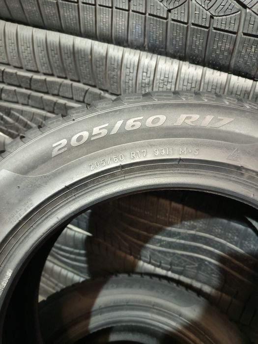 205/60R17 Pirelli Sotto Zero 3