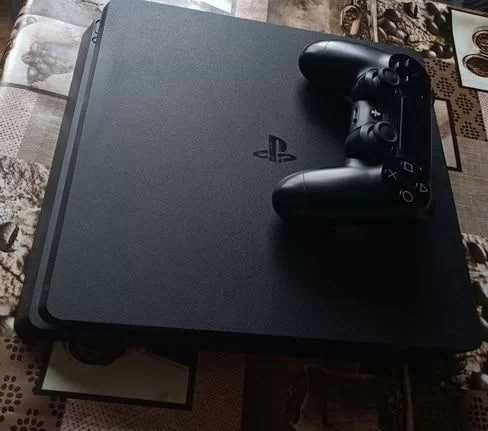 Sony PlayStation 4/ slim ps4