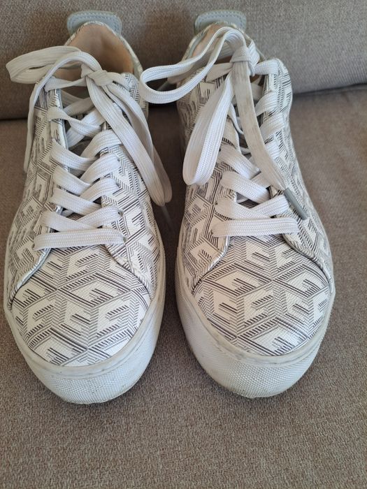 Tenis Guess com pouco uso