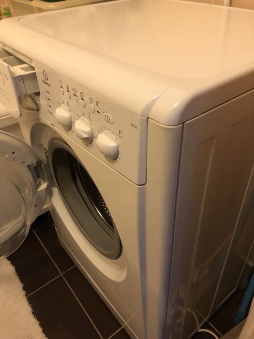 Пральна машина Indesit WIL85 на запчастини