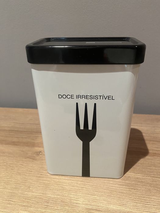 Lata em branco e preto, NOVA64409436036738121