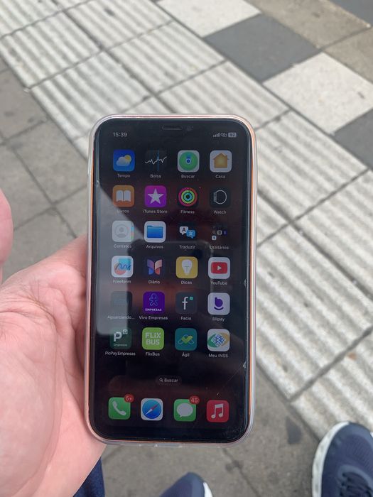 Iphone xr com carcaça do iphone 17 128 gb