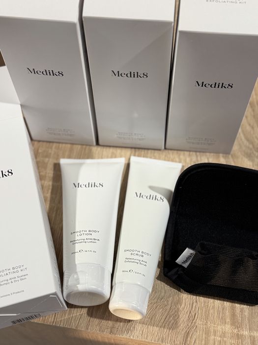 Medik8 BODY EXFOLIATING KIT Набір для тіла