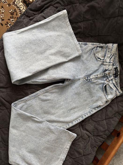 Жіночі джинси кльош