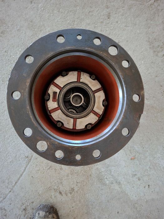 Zwolnica do koparki volvo 140C