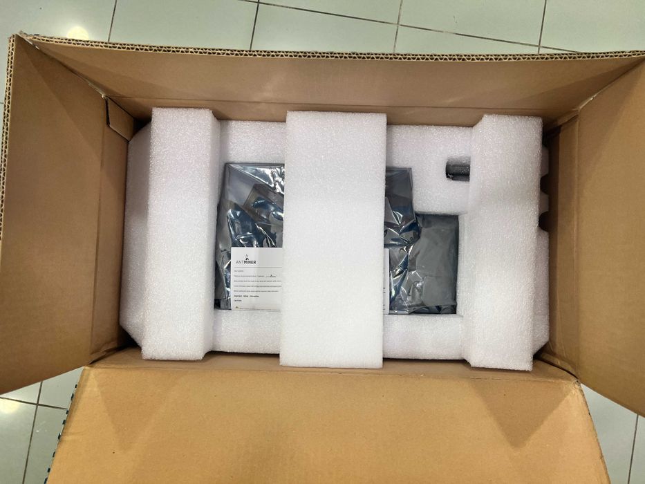 Б/в Майнери Asic Bitmain Antminer S19j Pro+ 120 Th 3250 Вт + гарантія