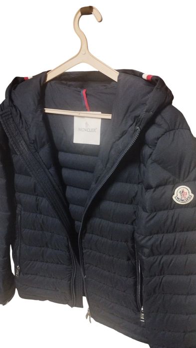 Casaco Moncler novo