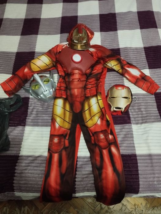 Новорічні костюми одним лотом