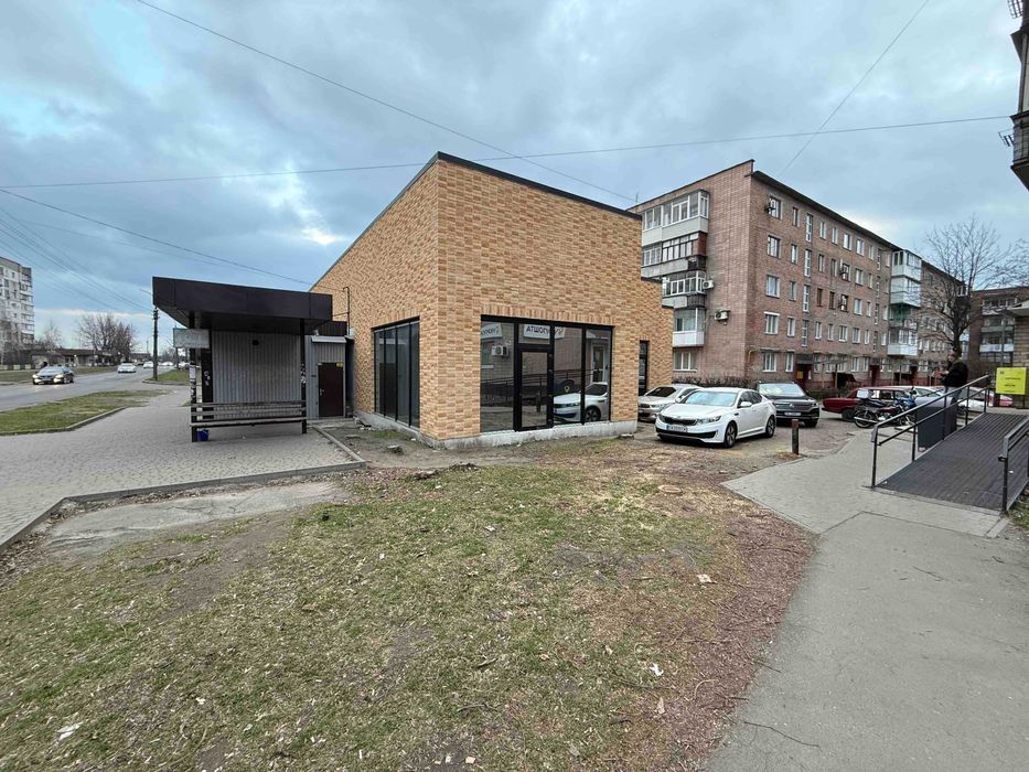 Приміщення біля зупинки по вул. Залізняка (Громова)