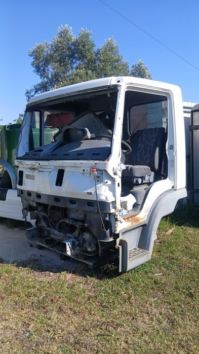 Cabine Nissan Atleon de 2000