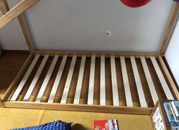 Cama em madeira para crianças