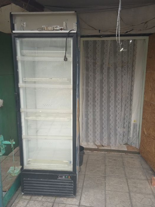Продам шкаф холодильный