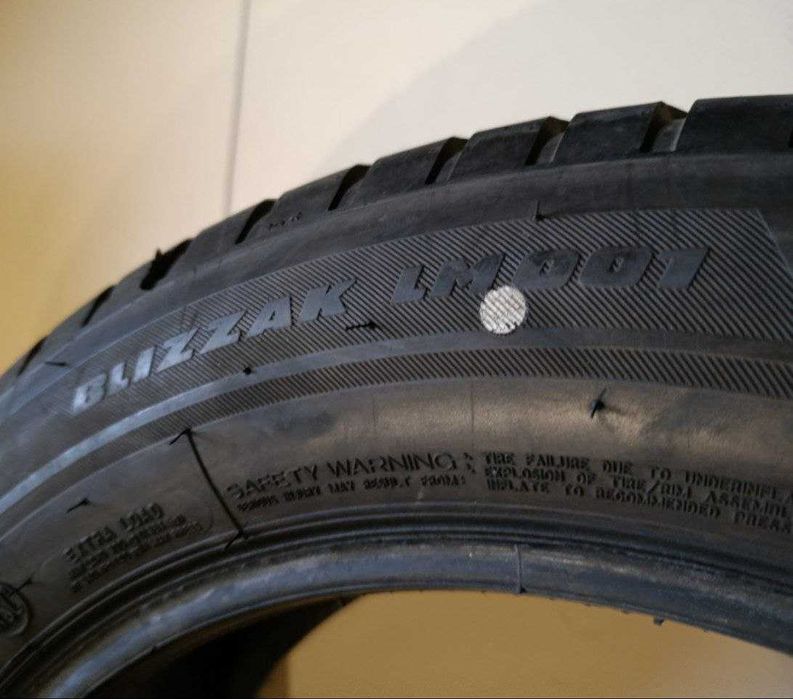 Пара шин б/у 225/60R18 104H RFT Bridgestone Blizzak LM001