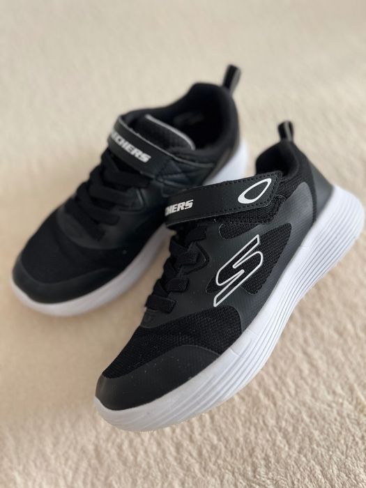 Кросівки Skechers, розмір 33,5